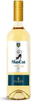 Damax Kft. MusCat Cuvée 2016 palack